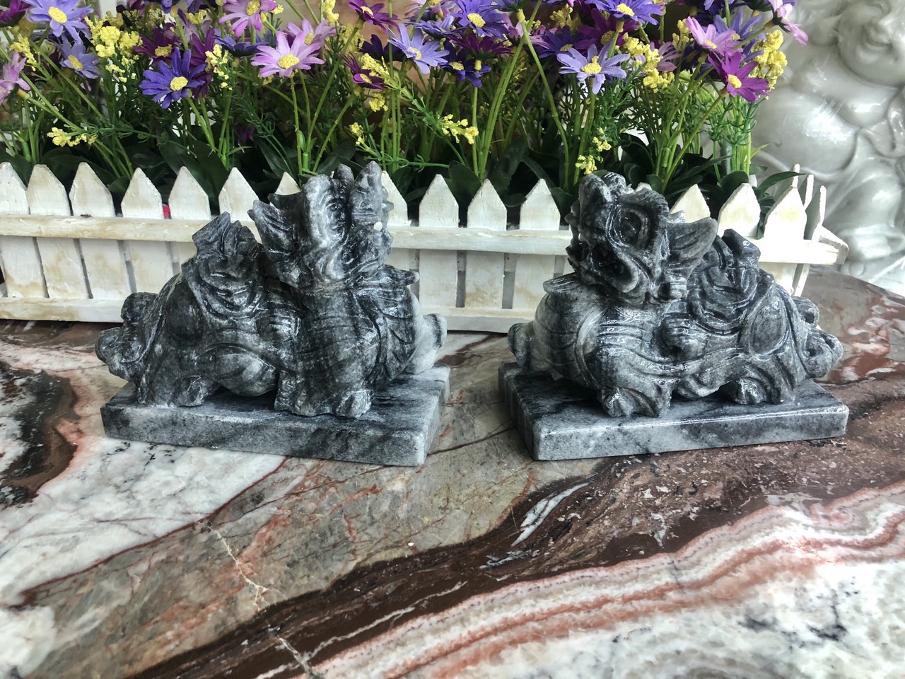 Cặp Tỳ Hưu phong thủy tài lộc đá cẩm thạch vân đen có đế đá - Dài 15 cm