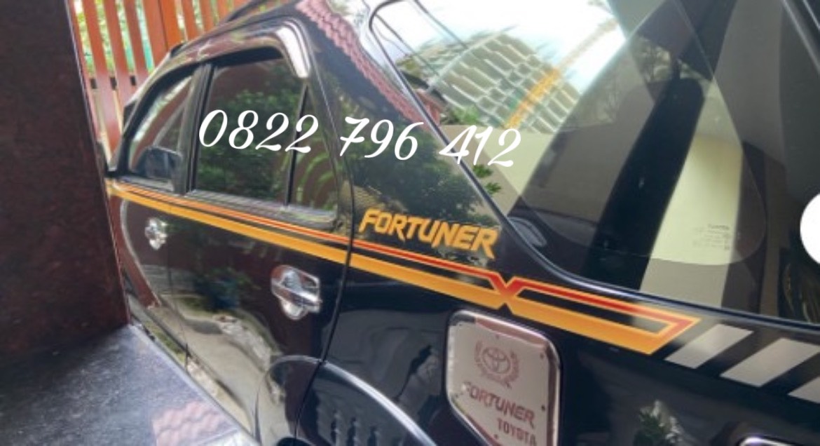 Tem dán sườn xe Innova, Fortuner con hạt