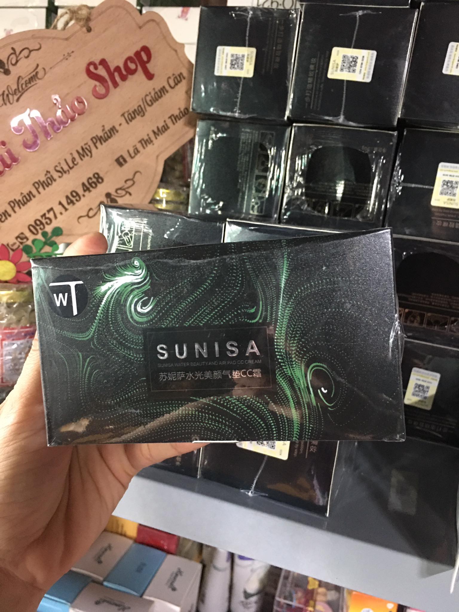 Phấn nước Sunisa kèm cọ mút tán kem