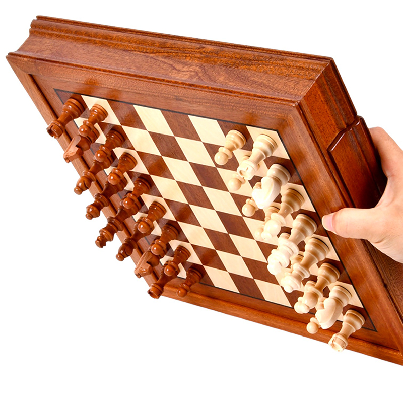 Bộ cờ vua nam châm cao cấp được làm từ gỗ óc chó thiết kế độc đáo bàn cờ
