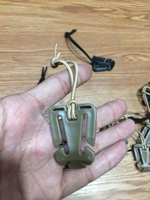 [HCM]Khoá Dây Kẹp Đồ Vào Balo Tactical
