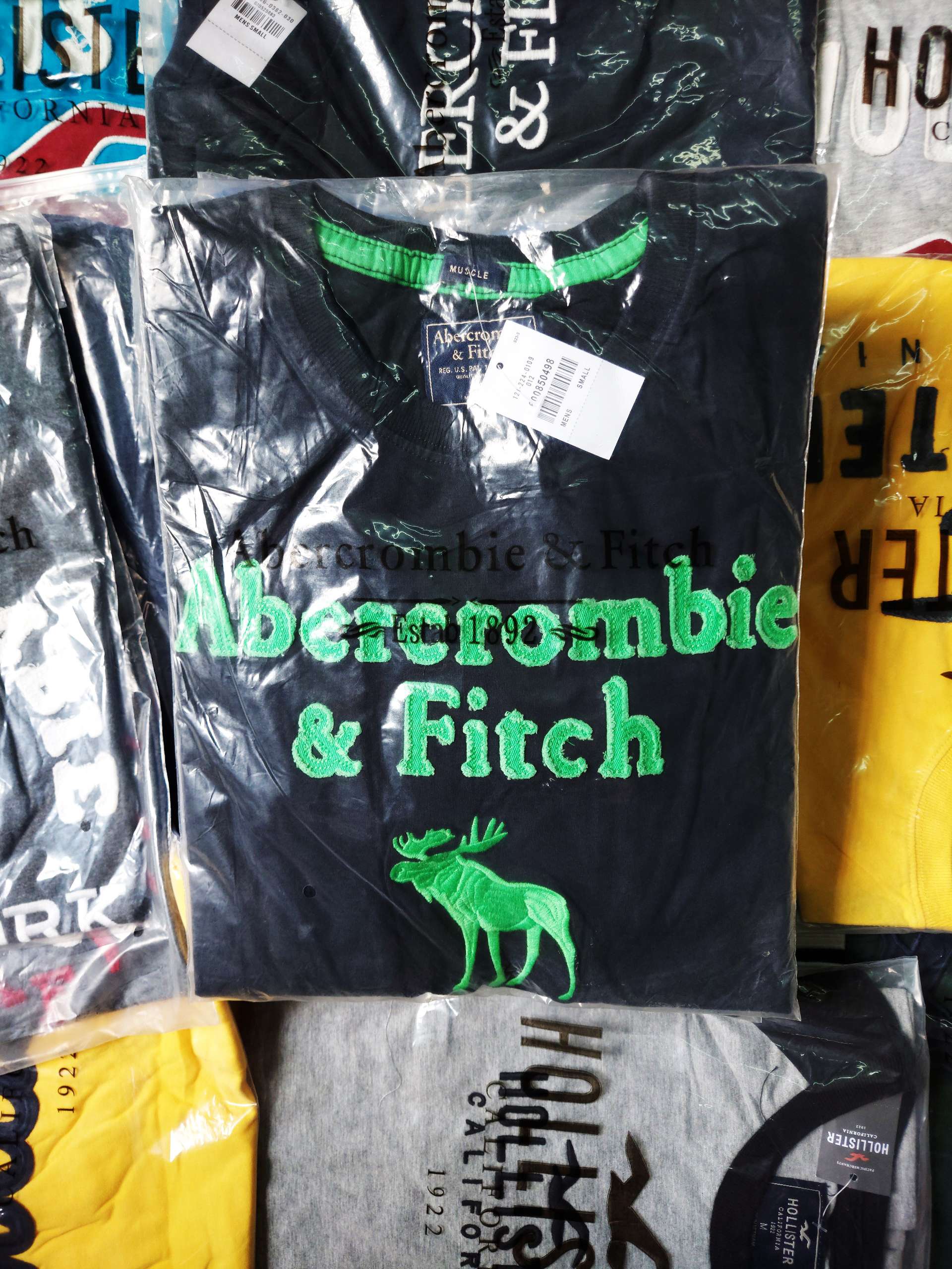 Áo thun Abercrombie Navy & Green