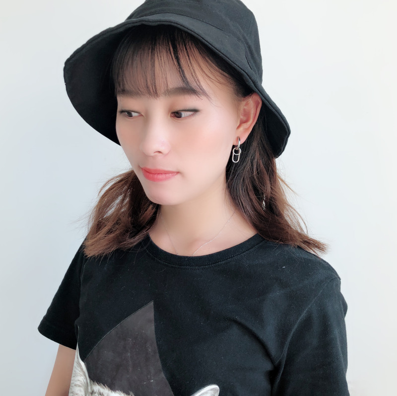 Khuyên tai nam Hàn Quốc