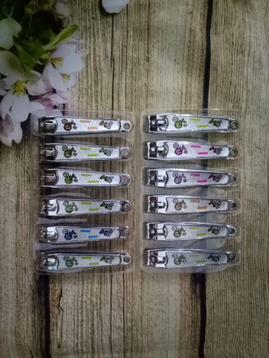Bấm móng tay người lớn
