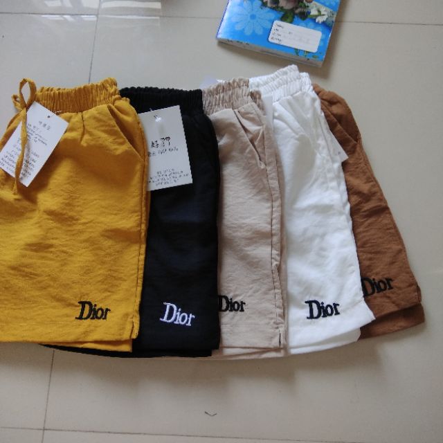 Quần short đũi thêu