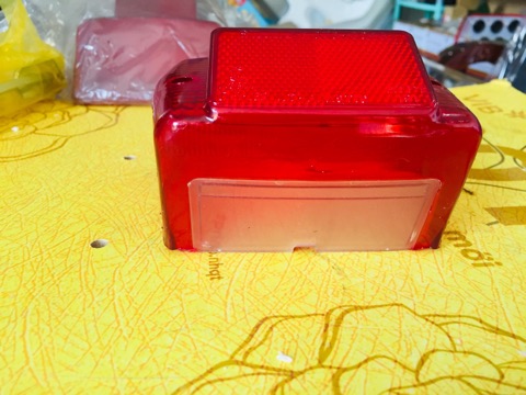 chụp láy (chụp đèn hậu) xe cub đèn vuông -82-84-DD-DH...