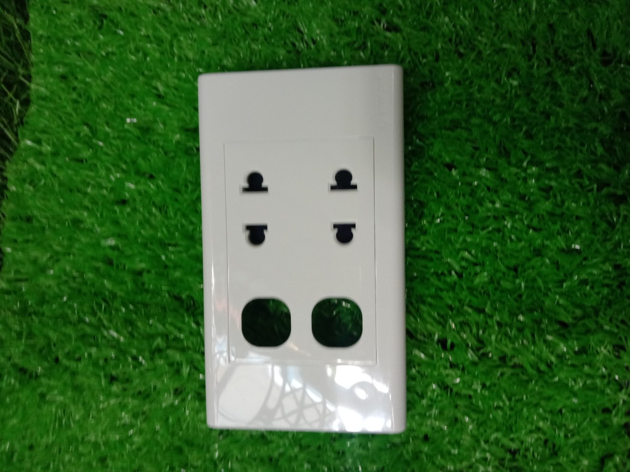 Mặt 1,2,3,4 công tắc(sino) dòng S18