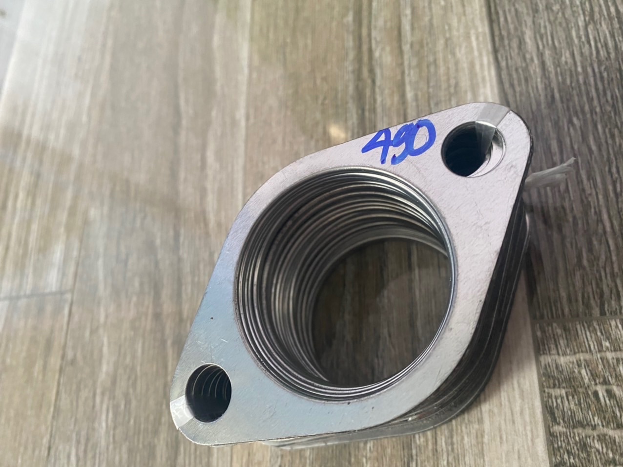 Sản phẩm gia đình làm: 1 cái doăng cổ xả 490 2 tai