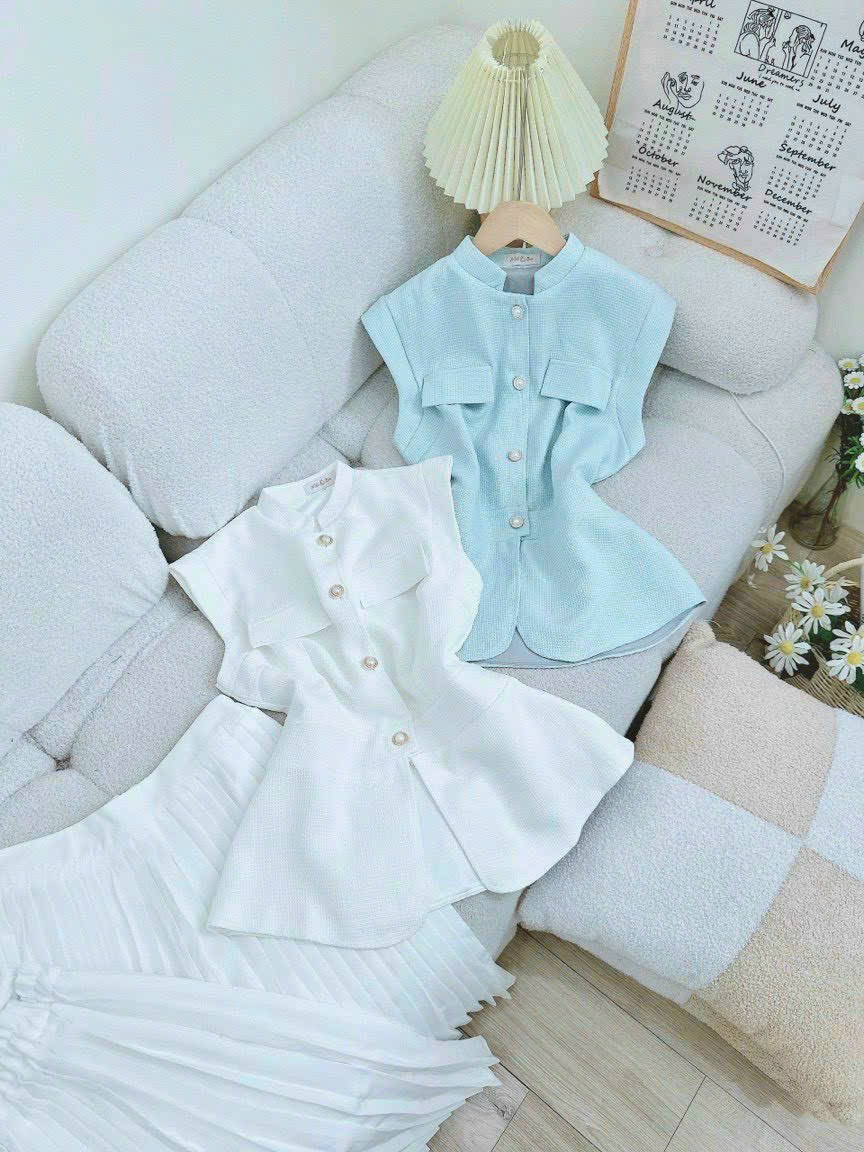 Set áo cài nút kèm chân váy voan dập ly freesize