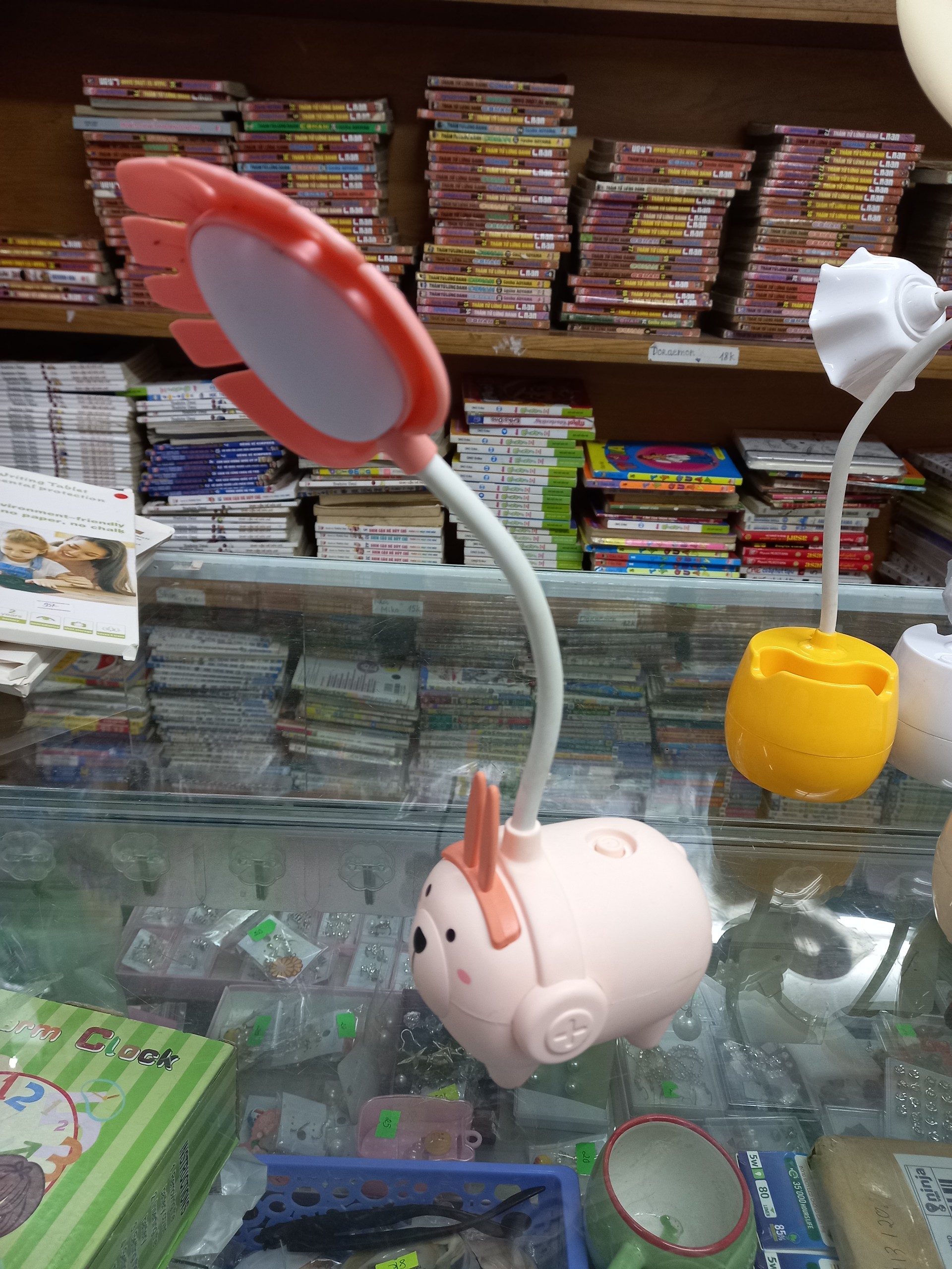 Đèn Học Để Bàn Xoay 360 Độ Hình Cute