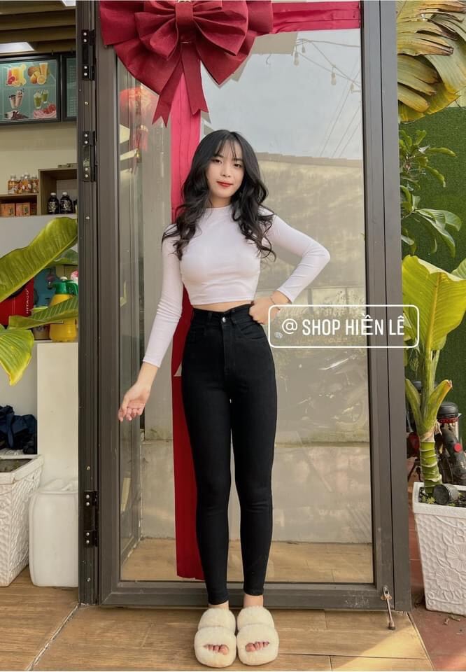 Set Jeans dài co giãn đen + crop cổ lọ tay dài