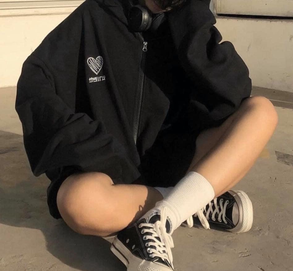 Áo khoác hoodie nữ cực đẹp,chất thun nỉ mềm mịn thoáng mát Dây Kéo Unisex Form Rộng THÊU TIM ĐEN