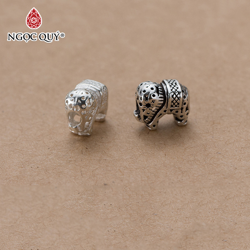 Charm bạc con voi xỏ ngang - Ngọc Quý Gemstones