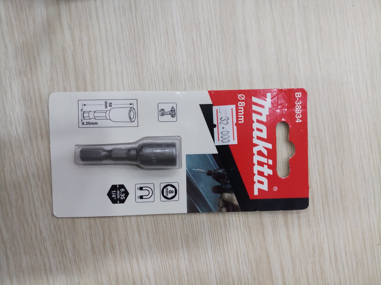 B-38934 Đầu tuýp dài vặn ốc 1PC 8X50MM