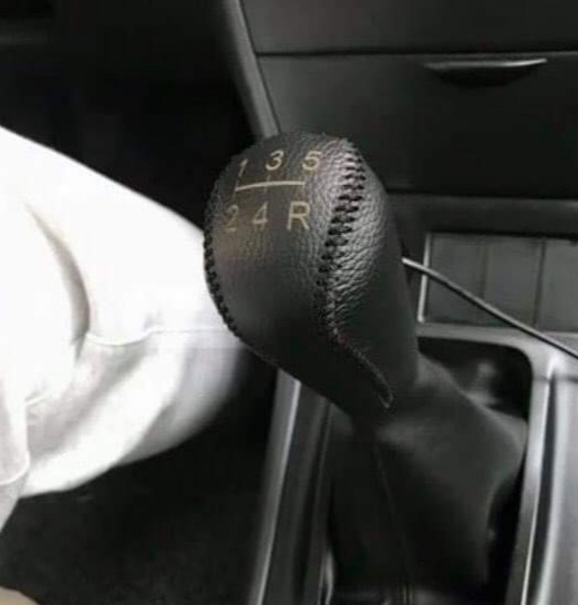 Bao da bọc cần số các đời xe Toyota Vios, Innova, Fortuner, Carmy, altis... số sàn da bò thật, shop sẽ gọi lại xác nhận để gửi đúng mẫu xe của khách