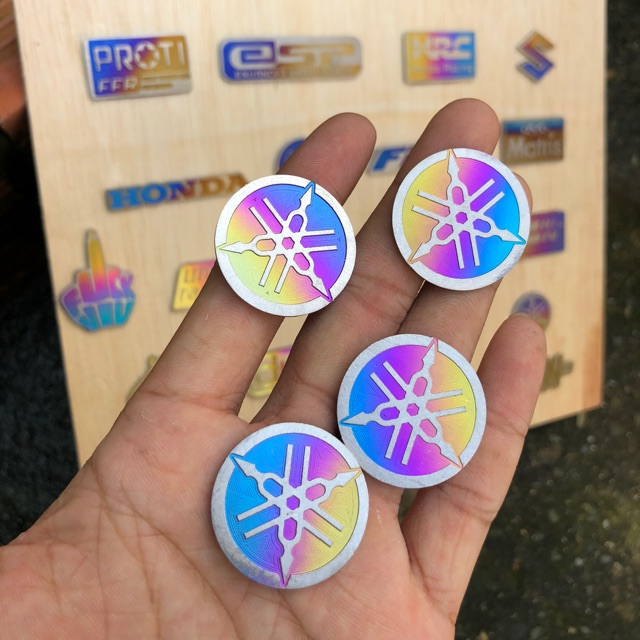 Tem titan logo Yamaha