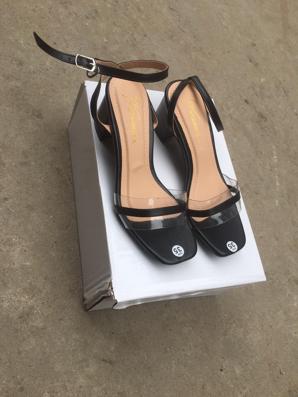giày  sandal tiểu thư đen mũi đinh tán