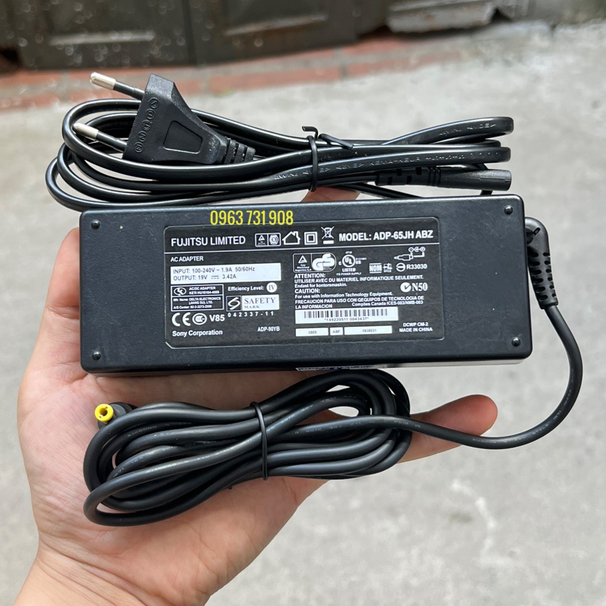 Sạc laptop Fujitsu 19v 3.42A bản gốc bóc máy bảo hành 12 tháng