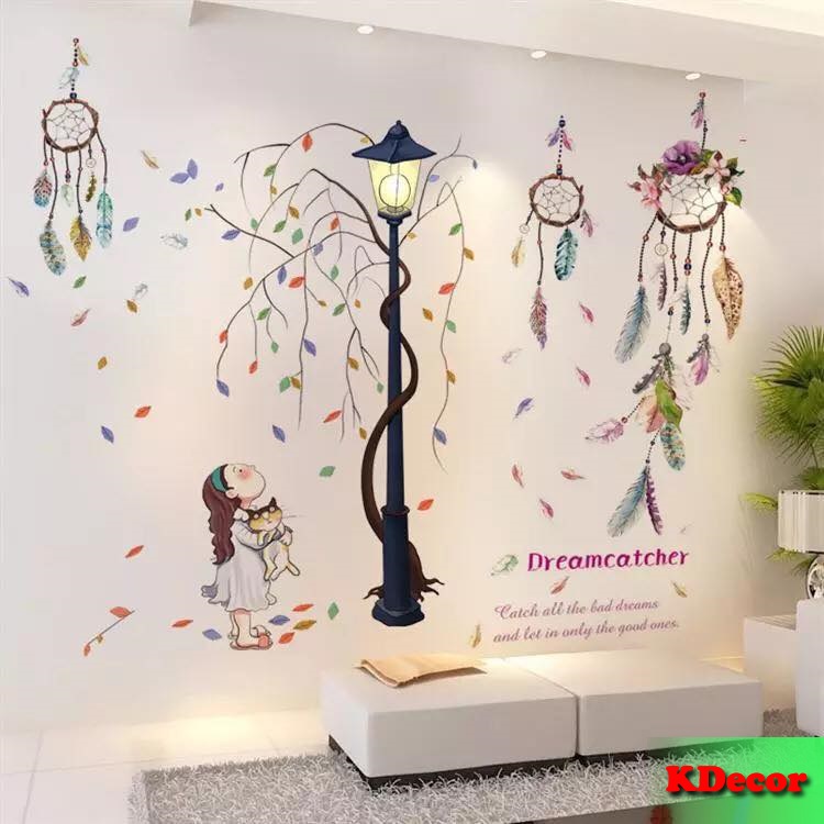 Decal dán tường Cột đèn cỏ hoa và vòng bắt giấc mơ