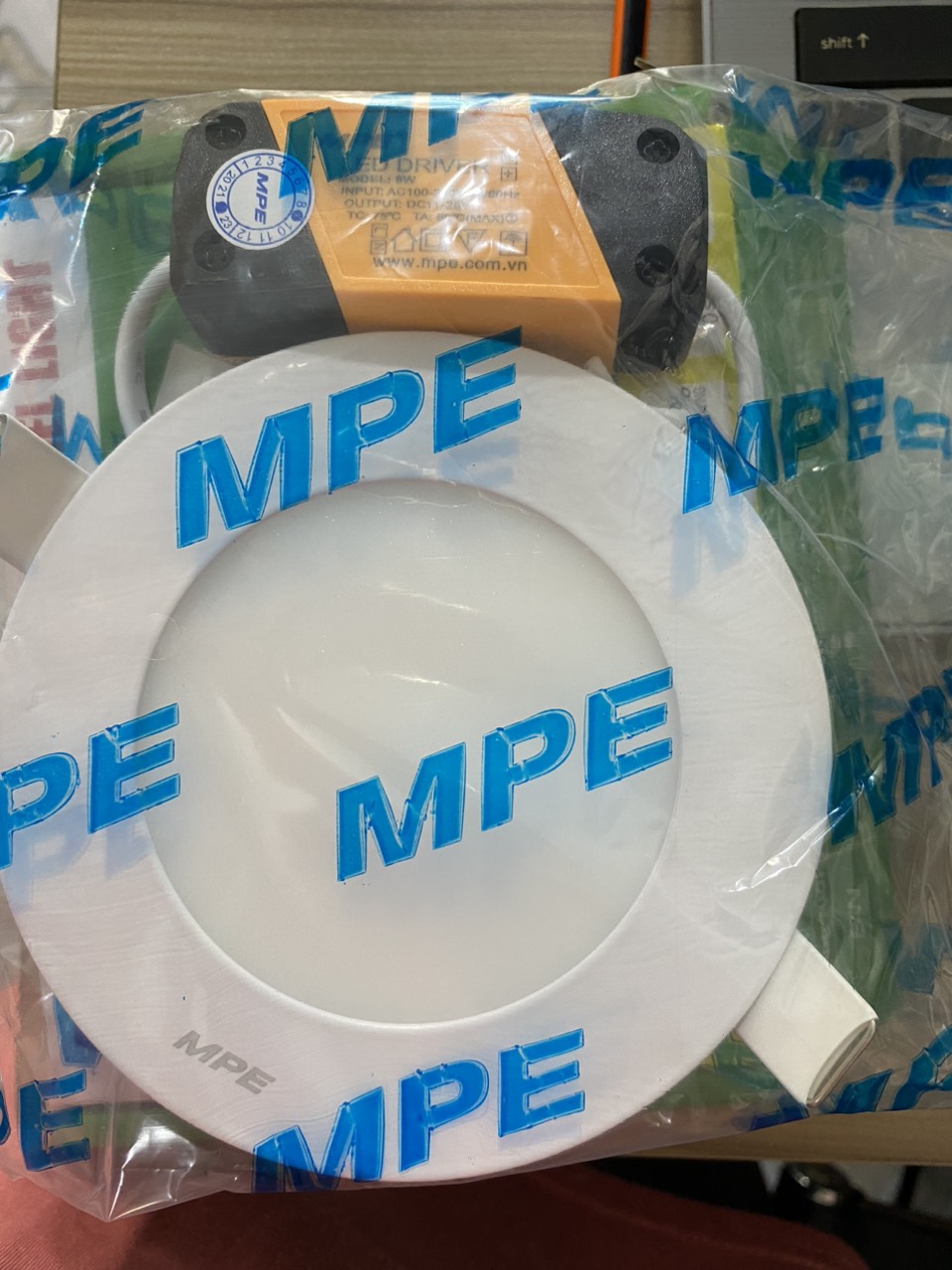 Đèn led âm trần panel 6w MPE lổ 105mm