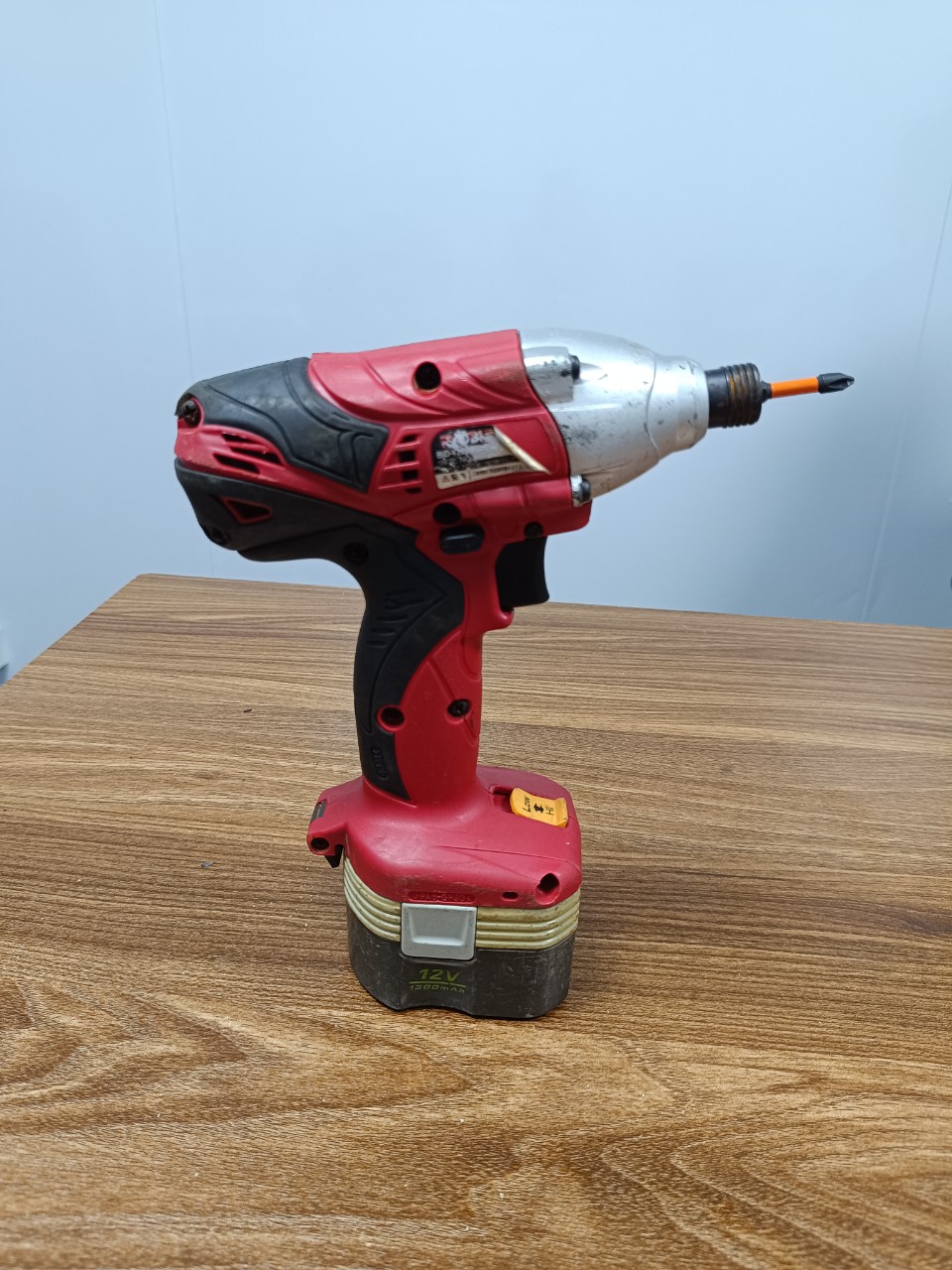 Máy bắn vít Ryobi 12v BID - 1226
