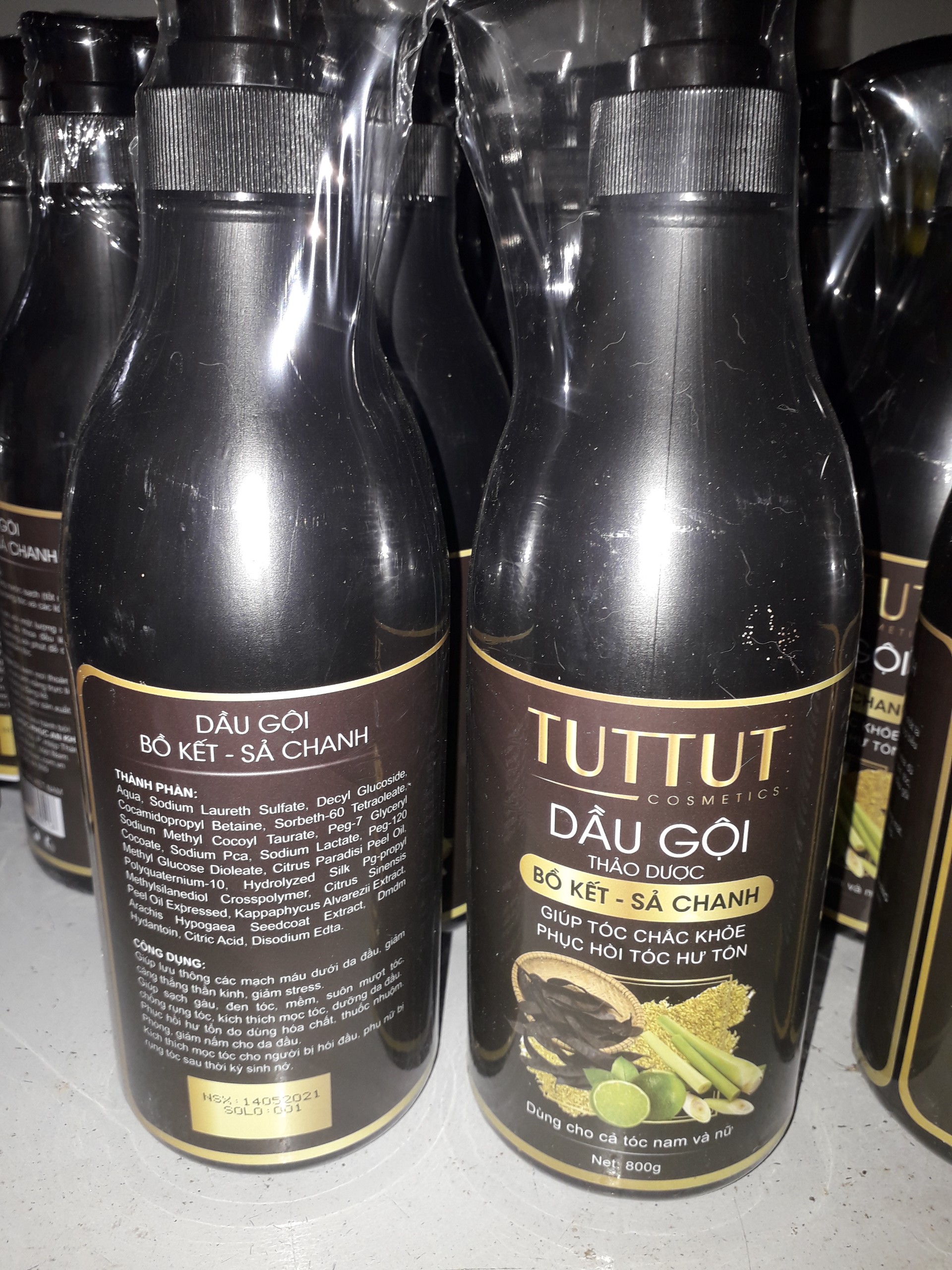 DẦU GỘI THẢO DƯỢC TUTTUT 800G