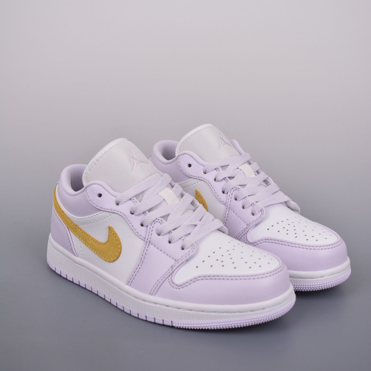 Nike Air Jordan 1 Low 'Barely Grape' DC0774