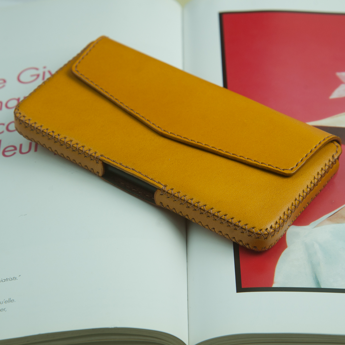 Bao da chống sốc chống va đập cho Smartphone - Màu Vàng - Da thật nhập khẩu - Handmade thủ công