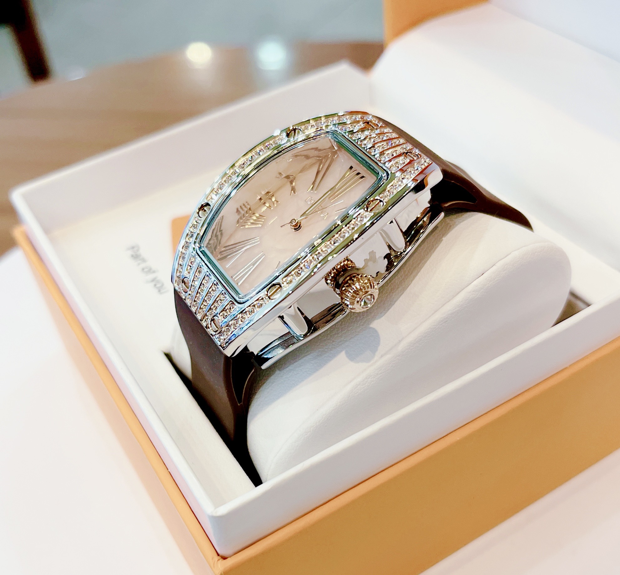 Đồng Hồ Davena Nữ Dây Silicon Nâu 30x38mm Silver Authentic