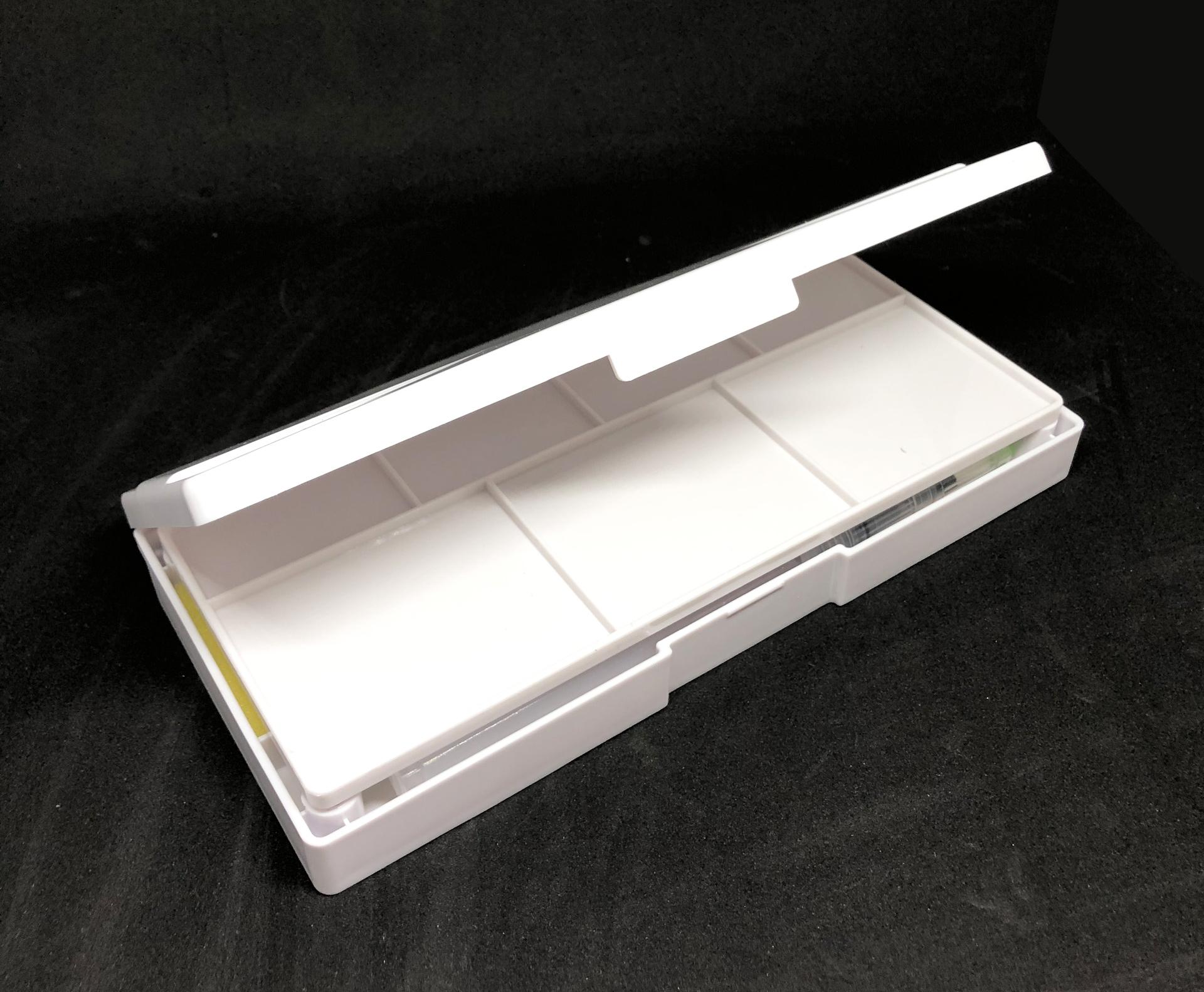 HỘP MÀU RỖNG SUPERIOR chứa pan