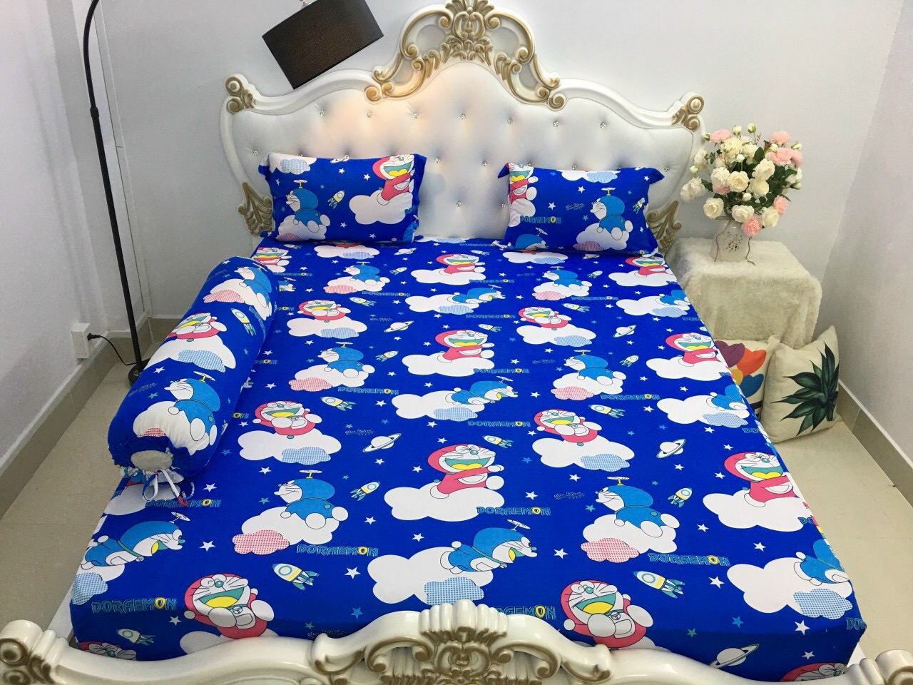 Bộ ga giường - drap thun Hàn Doraemon ( 1 ga nệm, 2 vỏ gối nằm, 1 vỏ gối ôm)