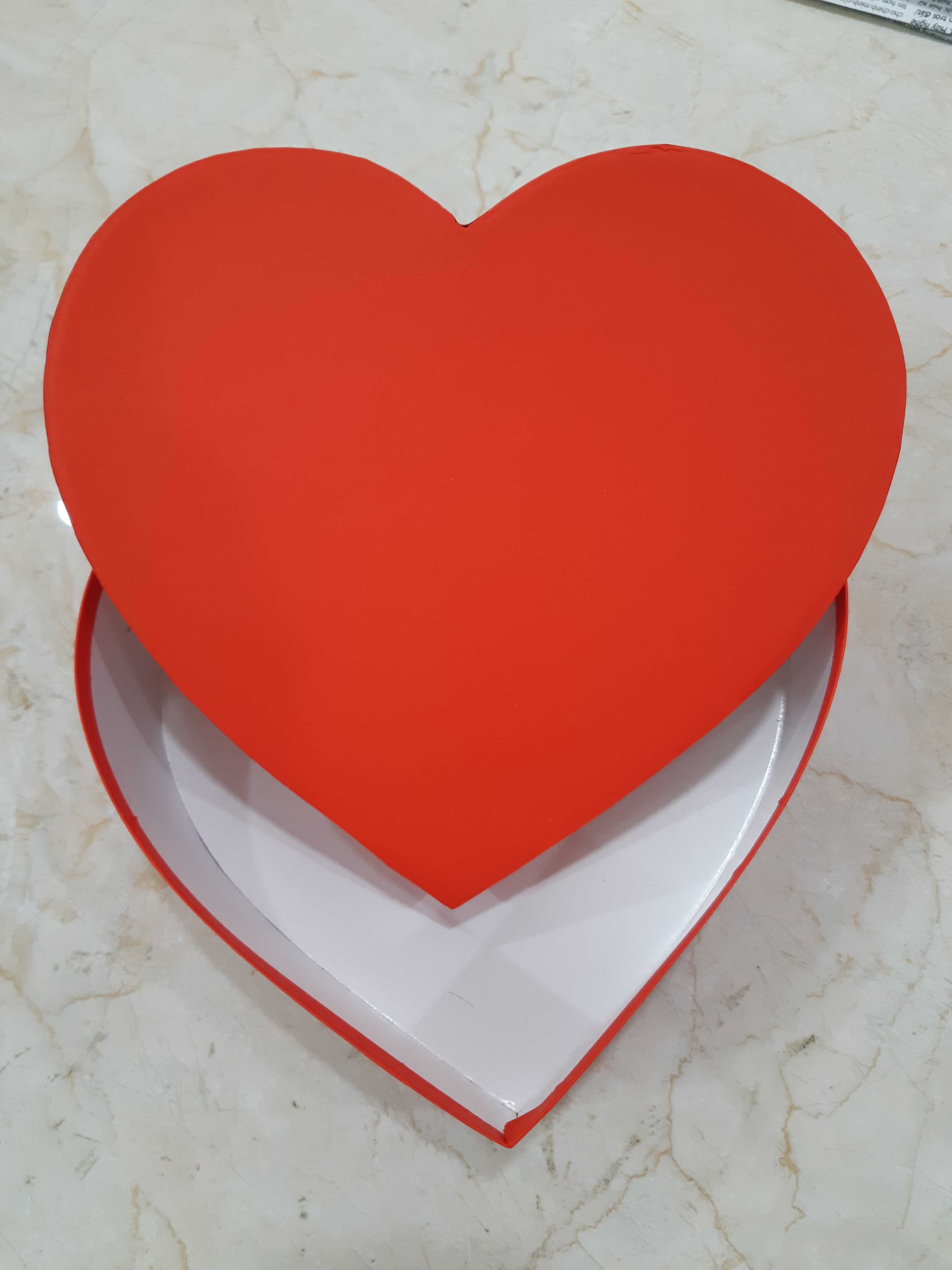 Hộp quà hình tim   Size 22 cm