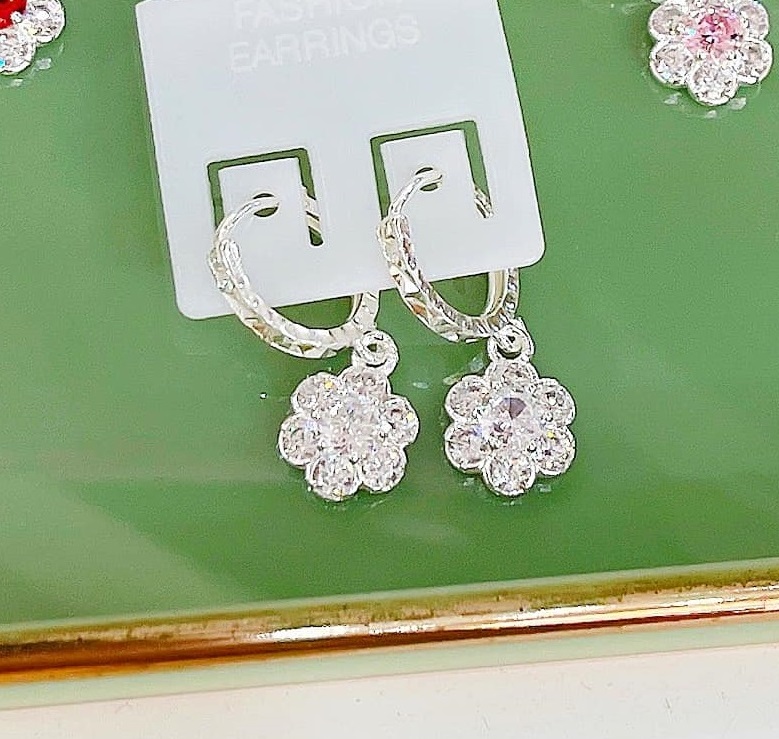 Bông tai trẻ em hình bông hoa chất liệu bạc ta MS057a