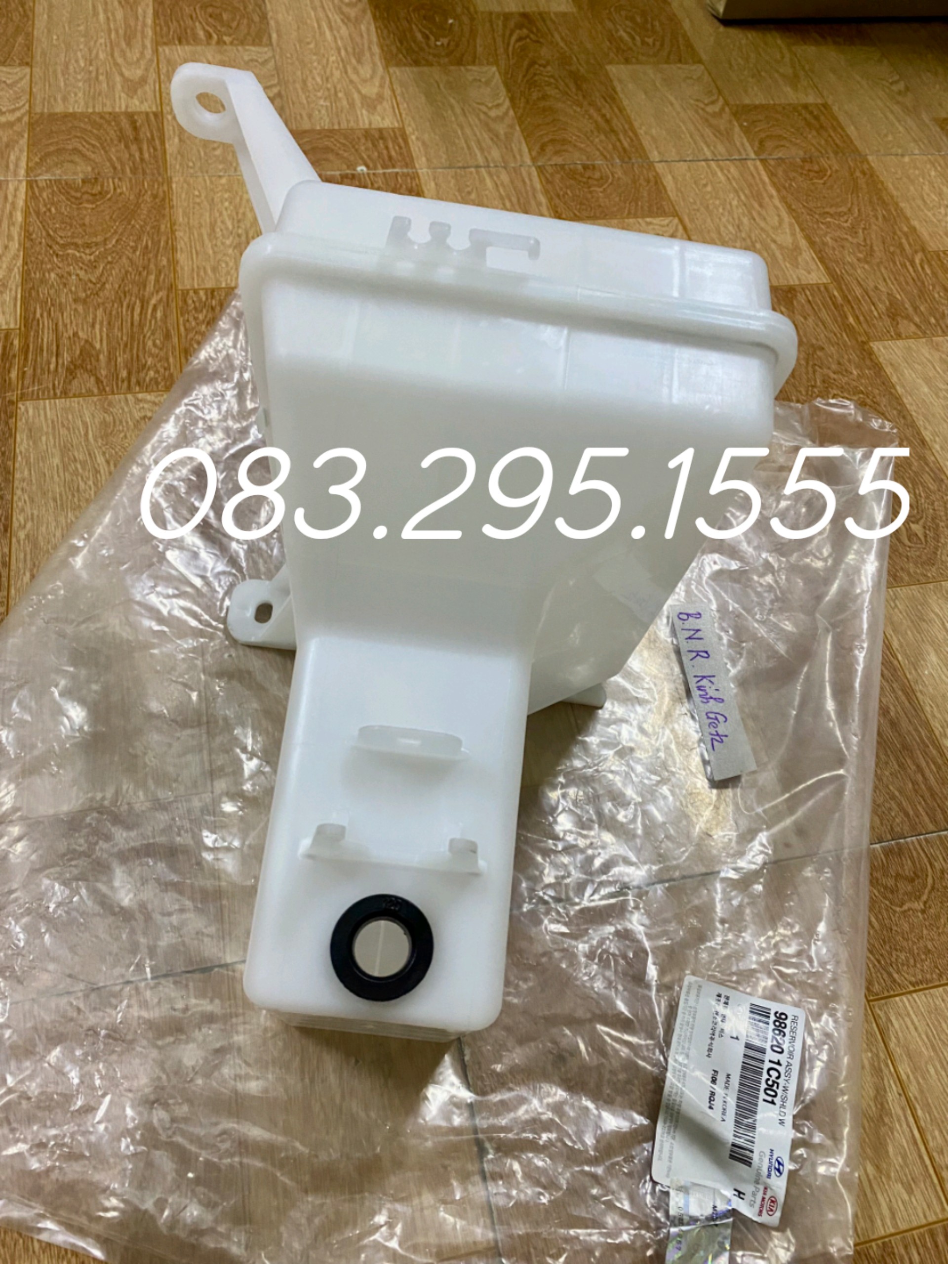 bình  nước rửa kính Getz ( Xịn , bình đựng nước rửa kính )