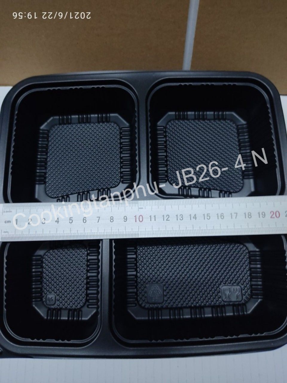 100 Hộp Cơm 4 ngăn JB26
