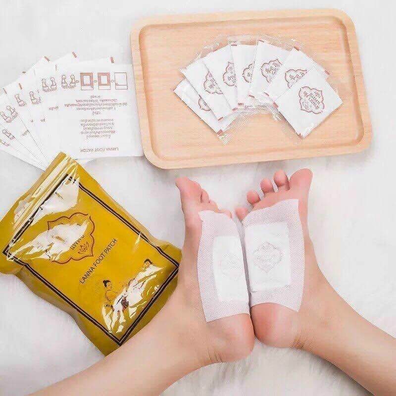 Miếng dán chân thải độc Lanna Foot Patch Thái Lan (10 miếng/ Bịch)