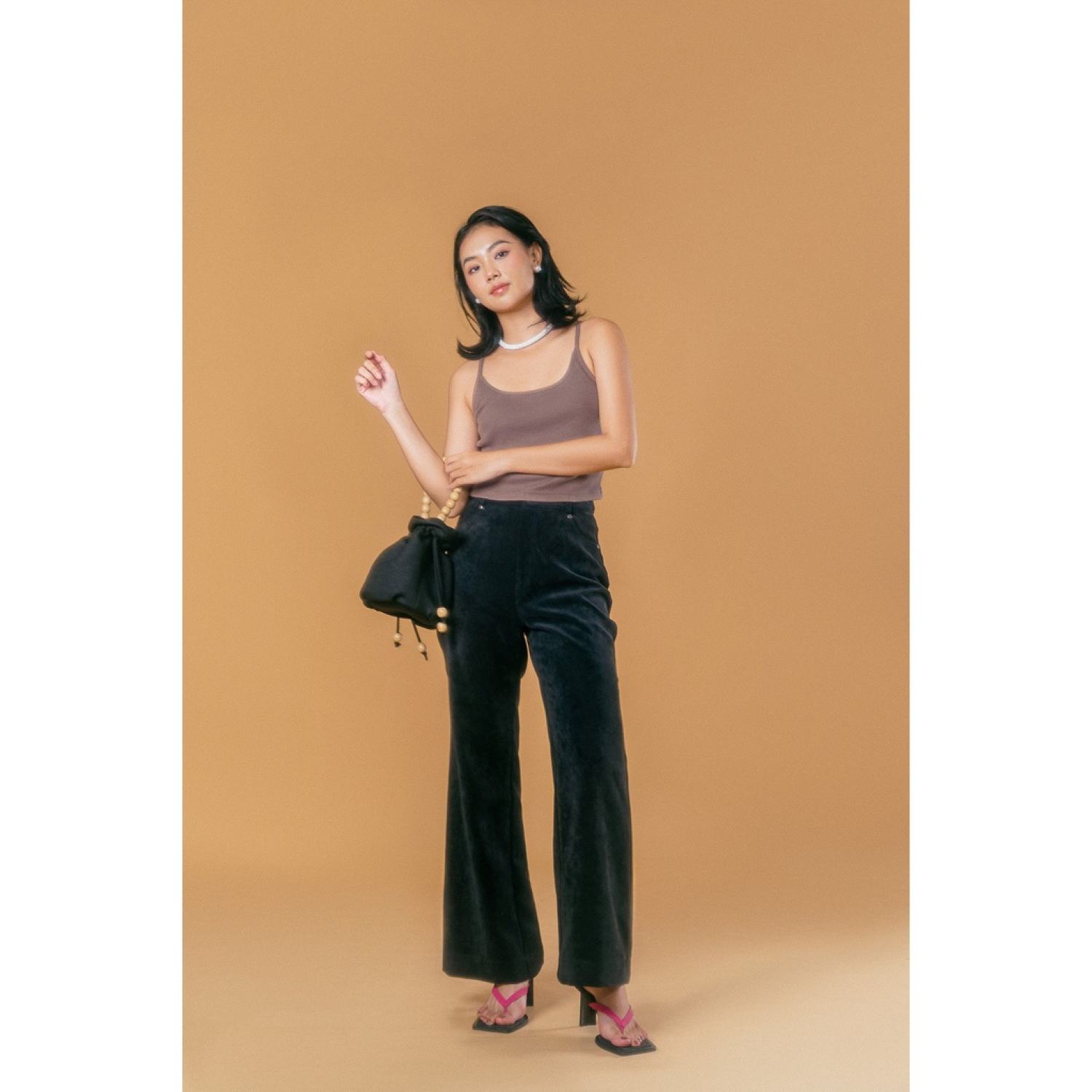 LIBÉ - Quần dài ống loe vải corduroy màu đen