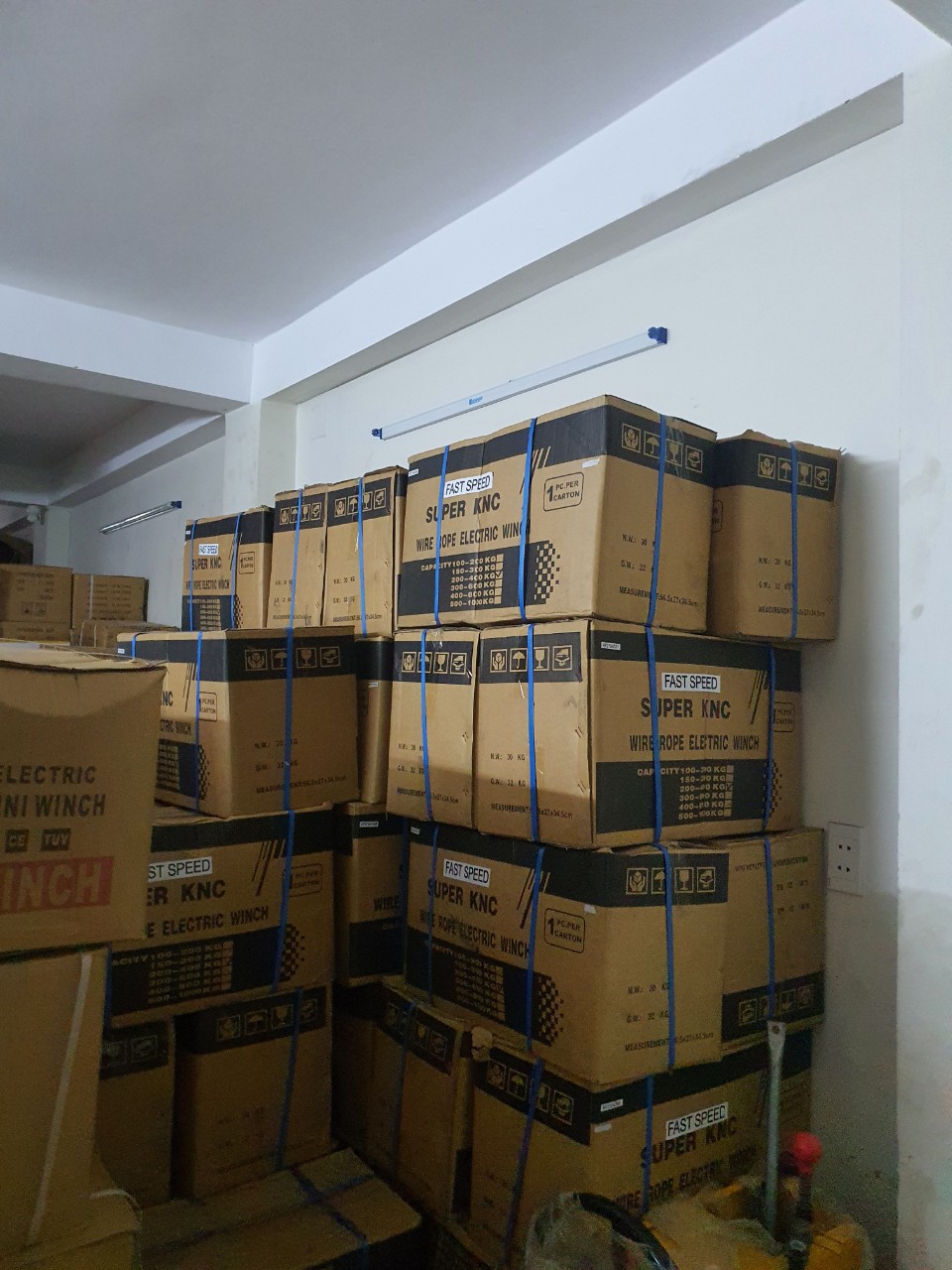 Tời mặt đất cao cấp 200/400 (22m/p)
