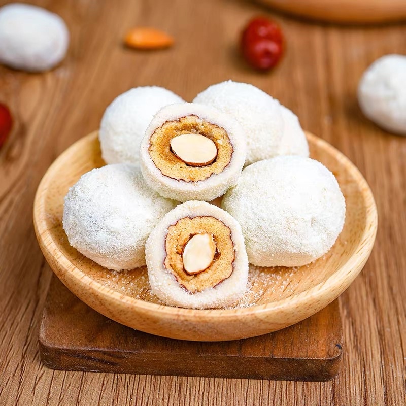 KẸO HẠNH NHÂN TÁO ĐỎ BỌC SỮA