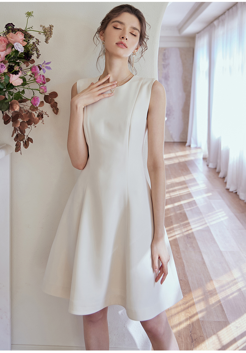 Đầm xoè trơn cổ tròn không tay công sở