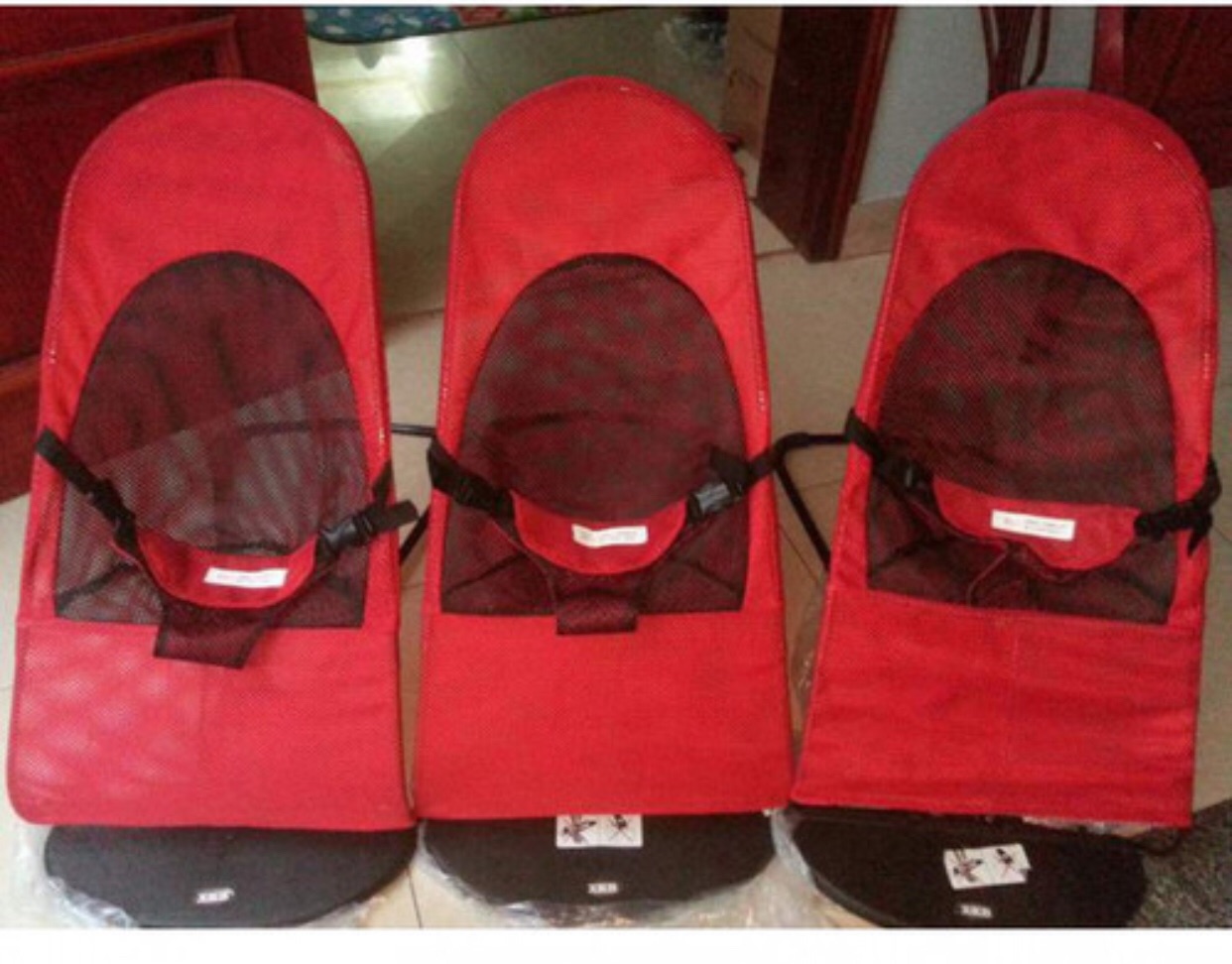 GHẾ RUNg CHO BÉ CÓ ĐỒ CHƠI