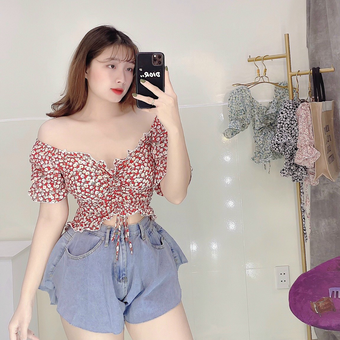 ÁO KIỂU HOA CÚC NHỎ TRỄ VAI DÂY RÚT NGỰC CHẤT VẢI VOAN LỤA DÀY MỊN MỀM MẠI TÔN VẺ GỢI CẢM CHO BẠN NỮ SGR