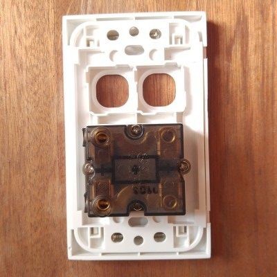 [SINO] MẶT 2 Ổ CẮM + 2 LỖ - S18