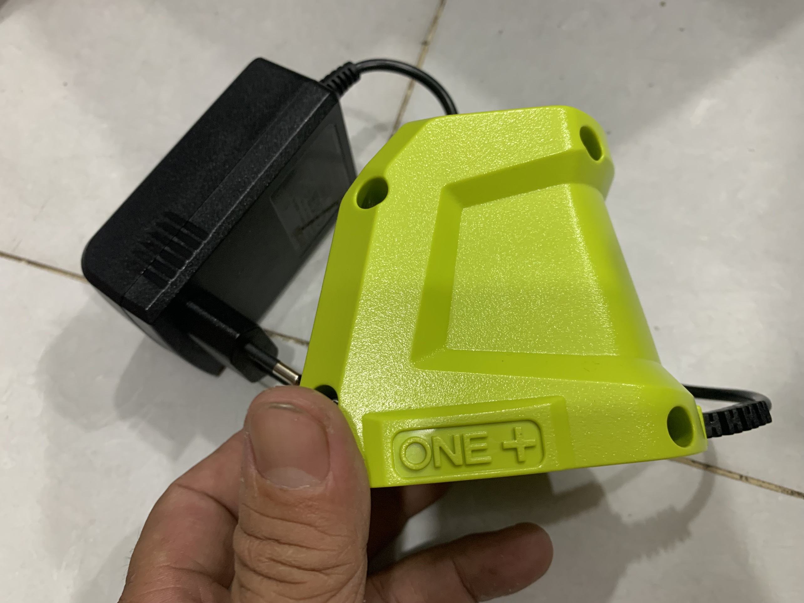 Sạc  RYOBI 220V RC18 18V