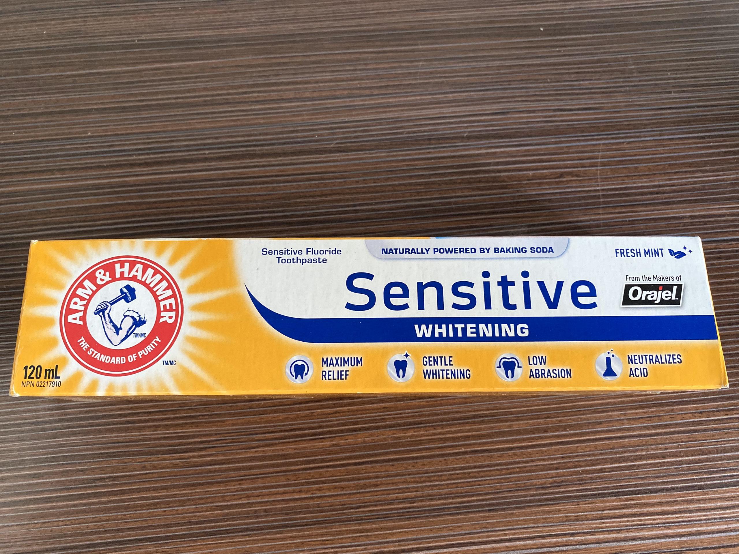 [HCM]kem đánh răng ARM & HAMMER Sensitive Whitening 120ml