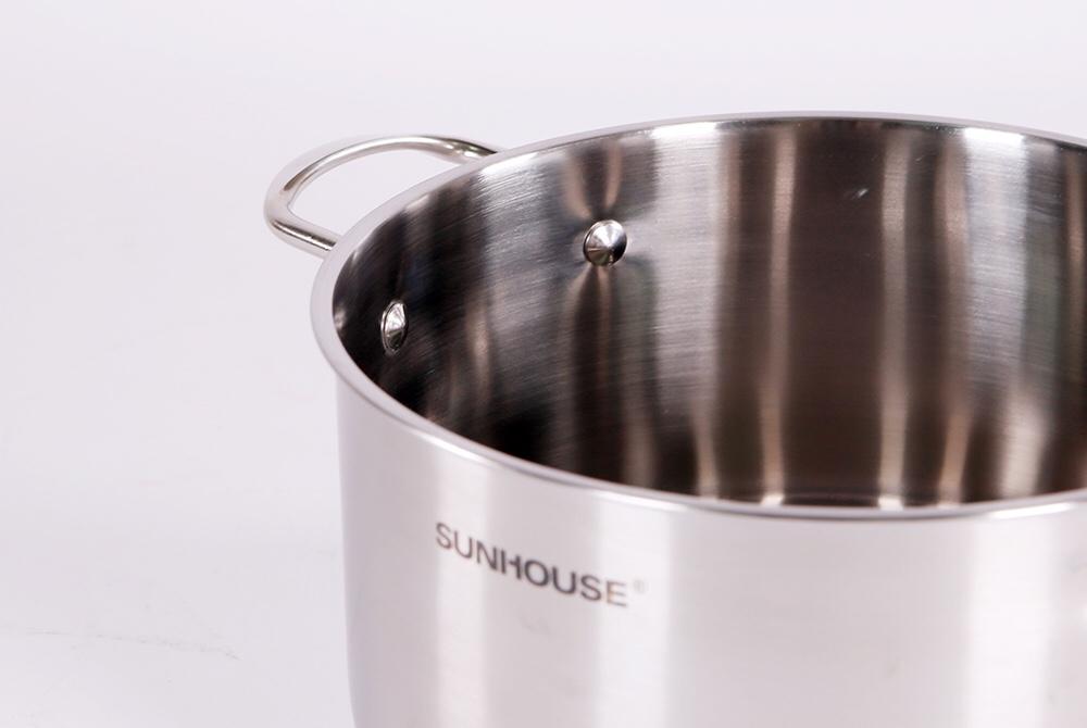 Bộ nồi inox 3 đáy SUNHOUSE SH895 ( Bộ sản phẩm gồm 04 nồi với đường kính 16 - 20 - 24 - 28cm và 01 xửng hấp 24cm )