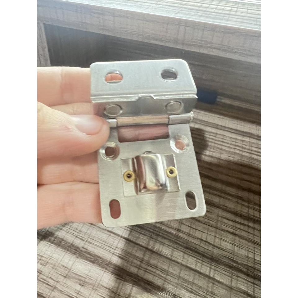 Bản lề tủ cánh kính dạng kẹp không khoan kính