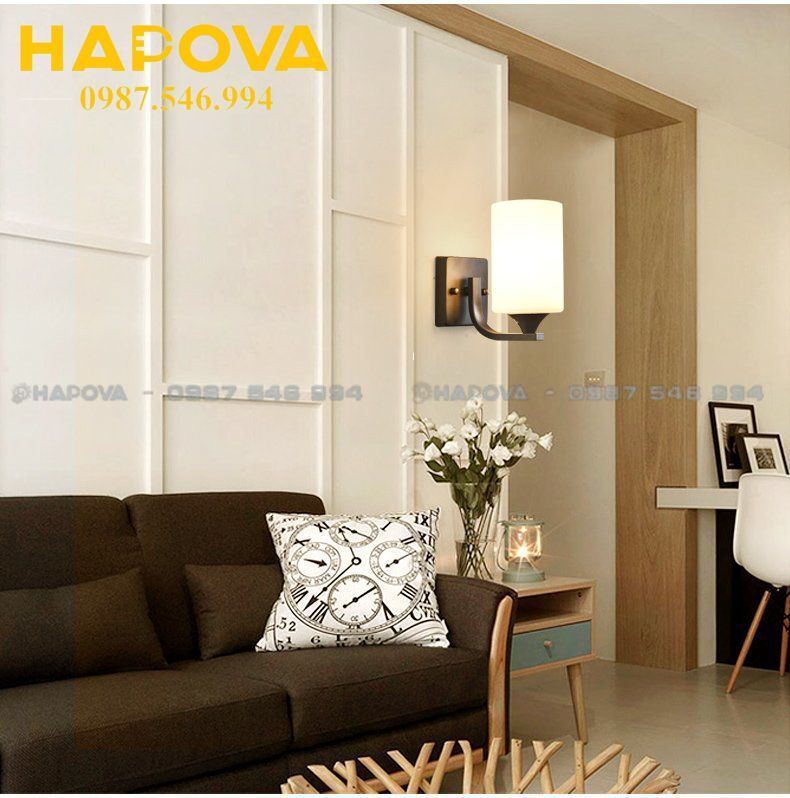 Đèn gắn tường HAPOVA TAKA 8006 màu Đen