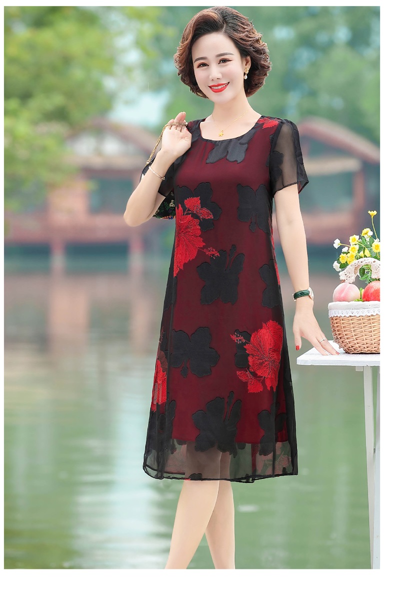 Đầm trung niên cao cấp ram but