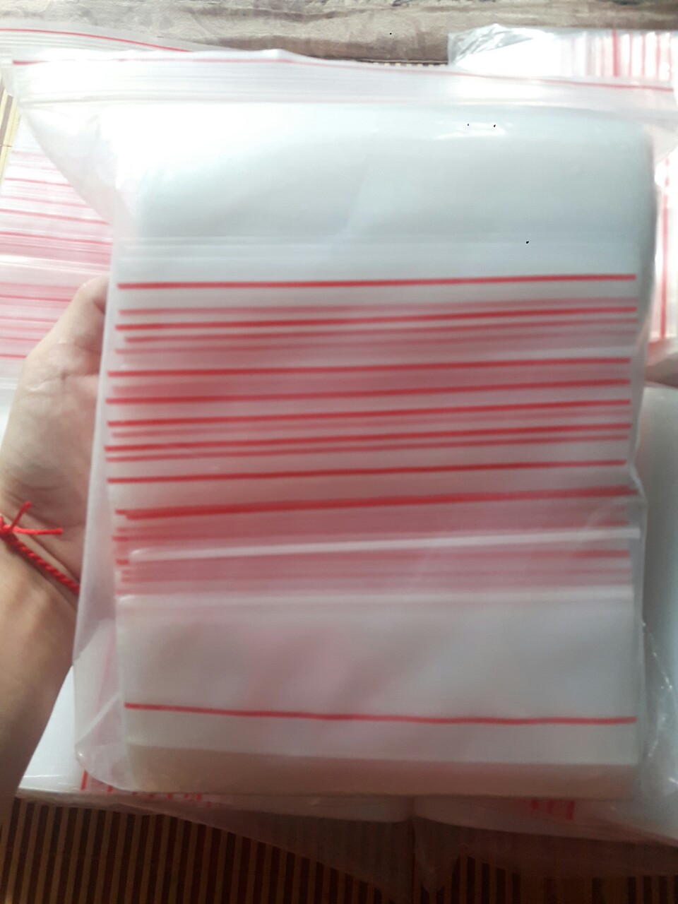 [HCM]1KG - SIZE 13X18 TÚI ZIPPER VIỀN CHỈ ĐỎ
